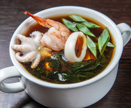 Острый суп с морепродуктами